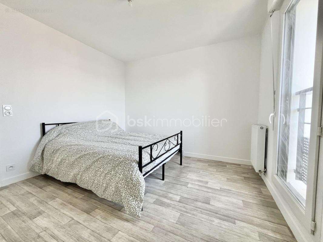 Appartement T4 80m2 avec terrasse 39m2, cave et parking ! - photo 11
