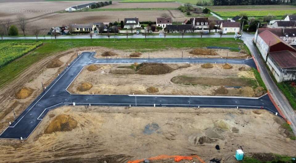 Terrain 640 m² à Saint-Martin-Longueau  - photo 2