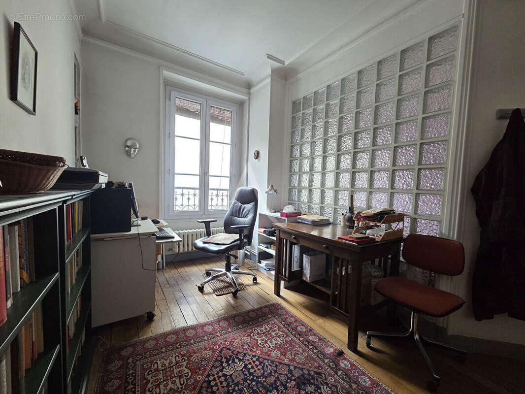 Appartement à PARIS-10E