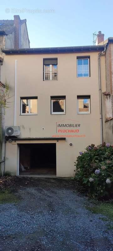 Maison à LA CLAYETTE