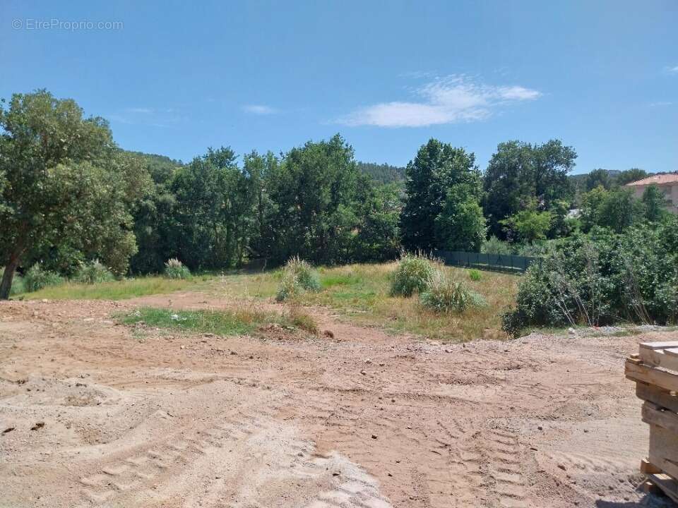 Terrain 2299 m² à Saint-Raphael  - photo 2