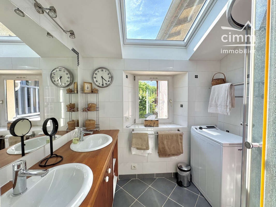 Maison 128 m² à Saint-Ismier  - photo 8