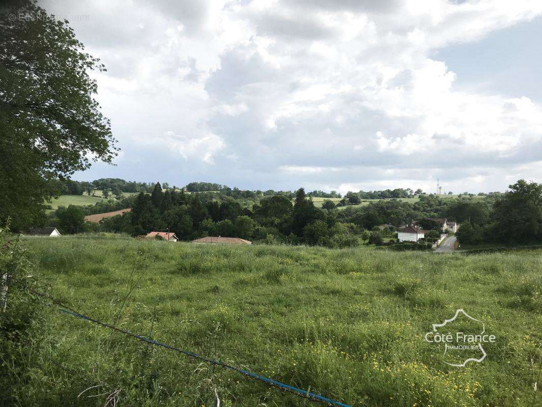 Terrain à BAGNAC-SUR-CELE