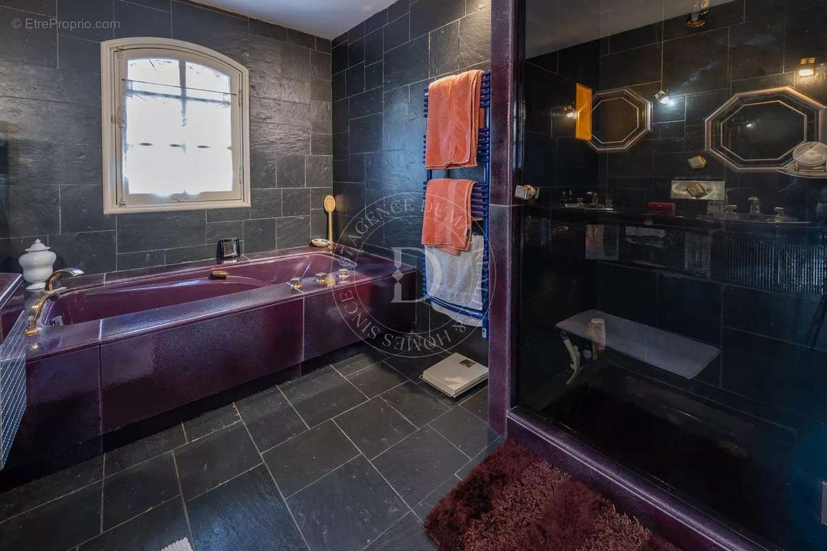 Maison à PUGET-THENIERS