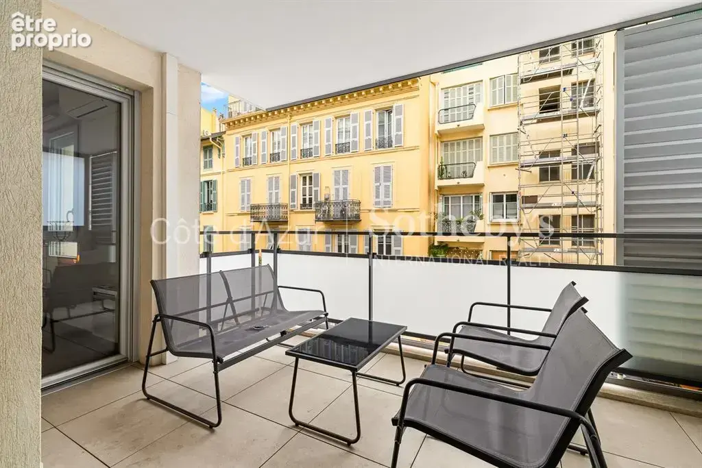 Nice quartier du Port, appartement avec grande terrasse rue Papon - photo 4