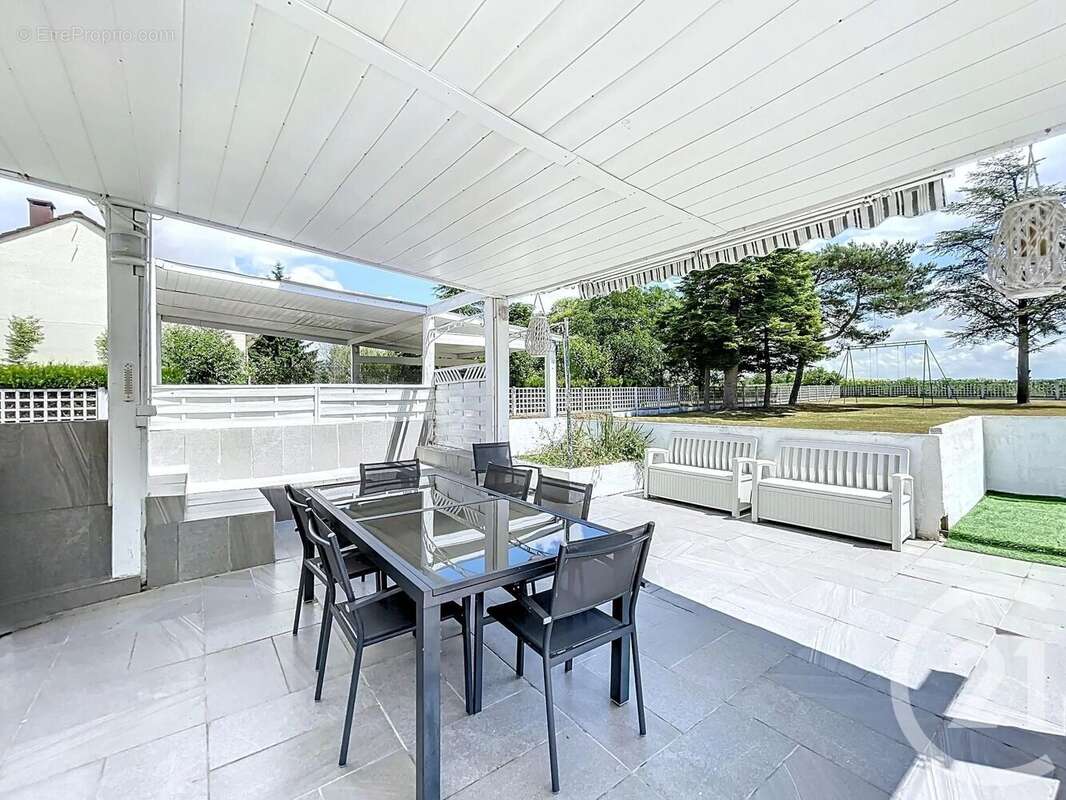 Maison à COURLON-SUR-YONNE