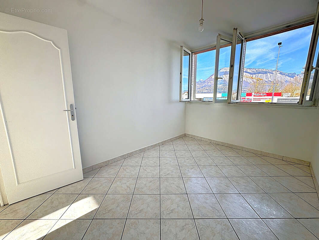 Appartement à SAINT-MARTIN-D'HERES