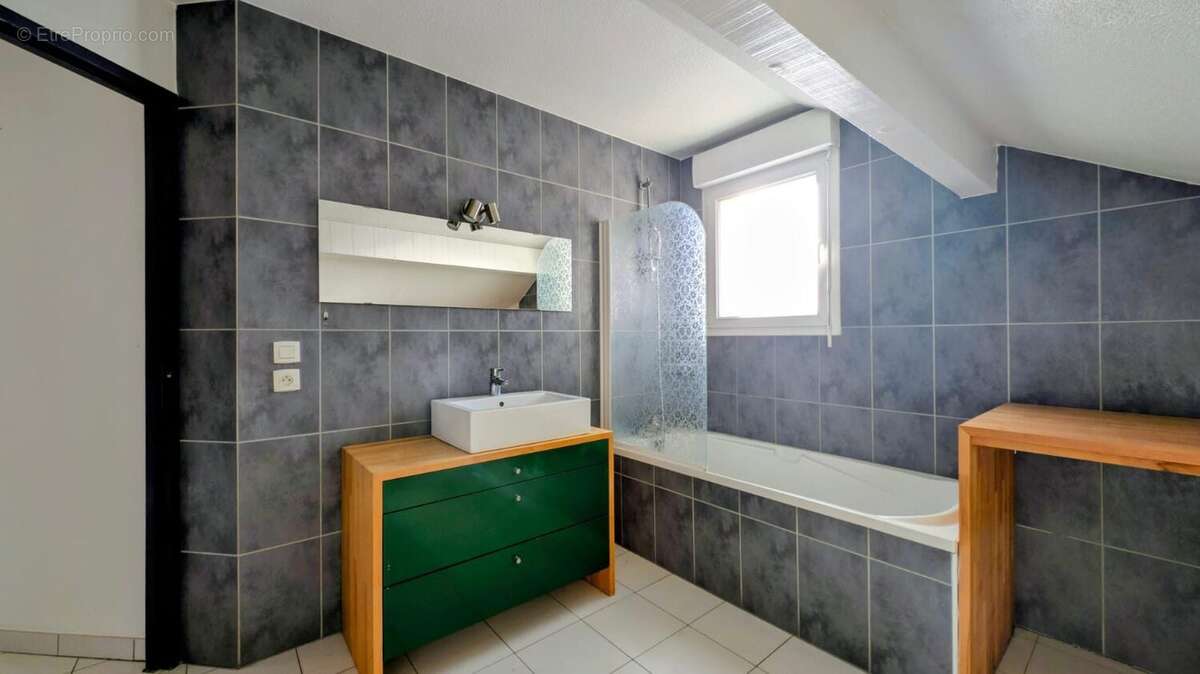 Appartement à GRANGES-NARBOZ