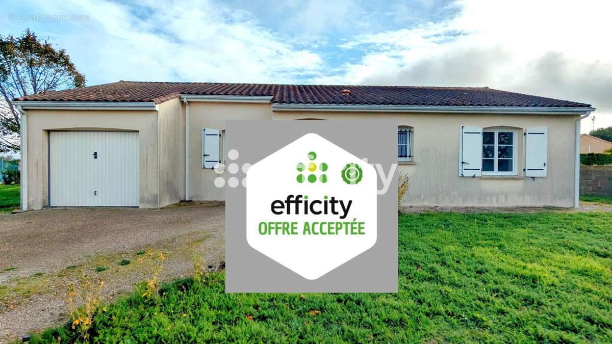 Maison à SAINT-ADJUTORY