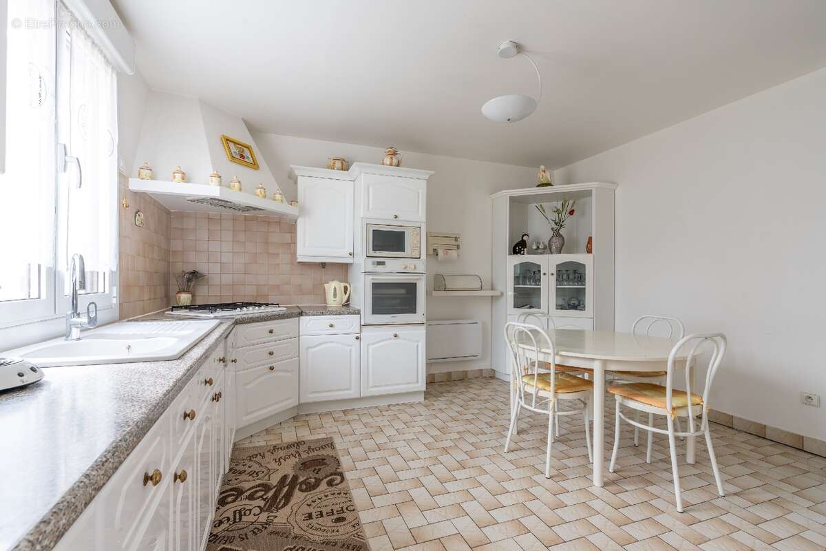 Maison 121 m² à Pontault-Combault  - photo 3