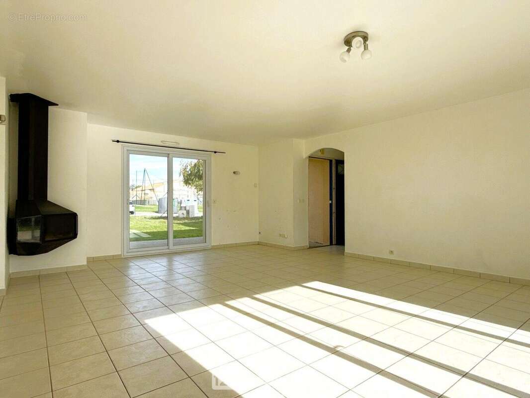 Vue opposée, - Maison à QUINCAY