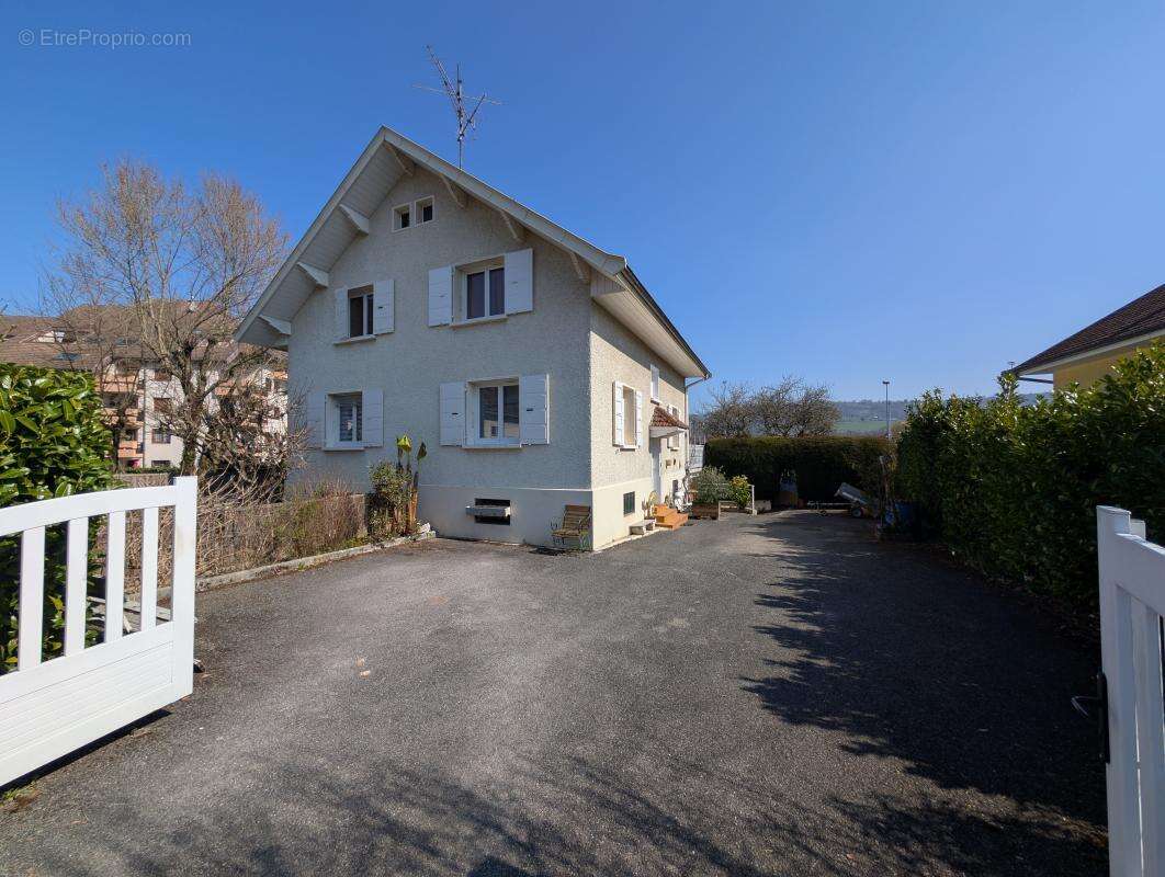 Maison à RUMILLY