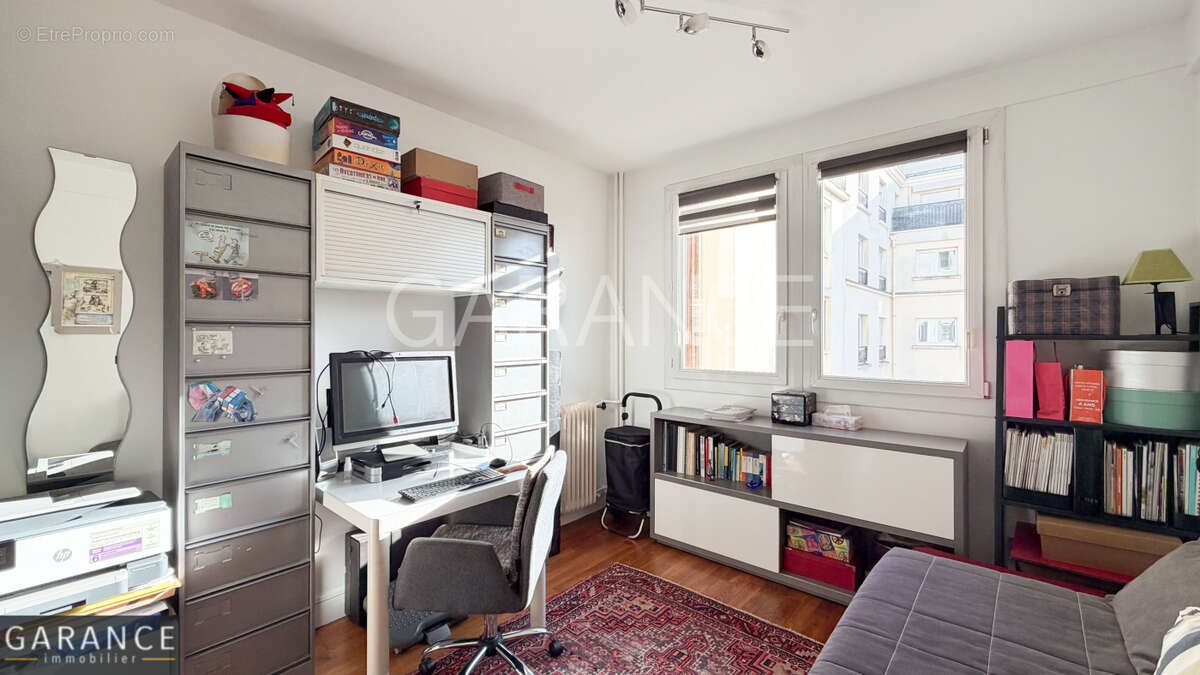 Appartement à PARIS-14E