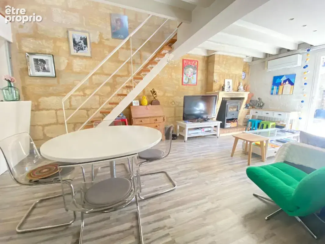 Grand appartement 2 chambres, 3 possibles, avec grande terrasse, grand entrepôt de 134m² qui peut être utilisé en grand garage e - photo 6