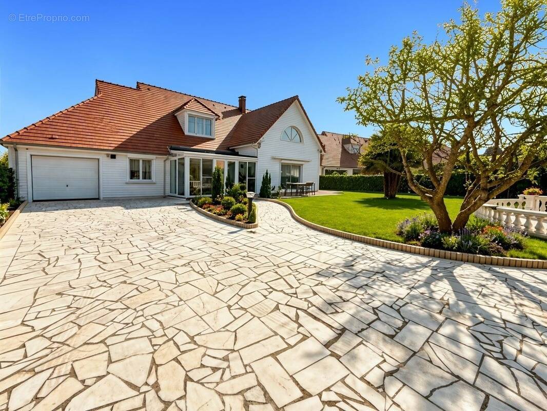 Maison à MAGNY-LE-HONGRE