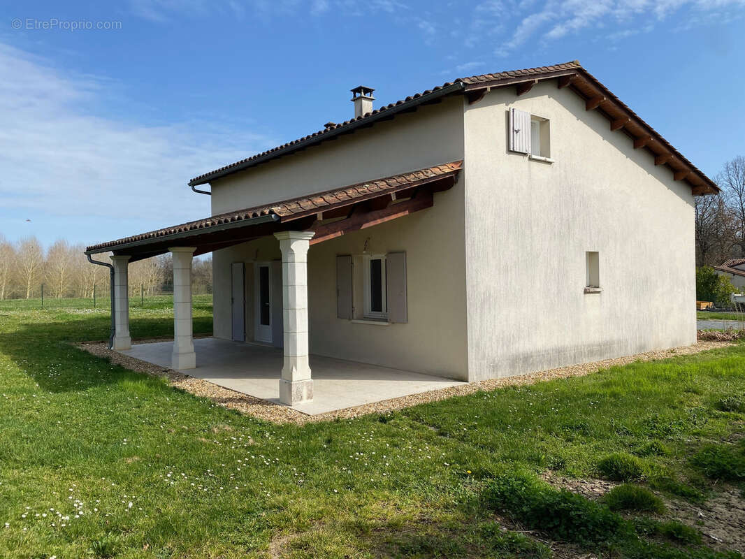 Maison à AUBETERRE-SUR-DRONNE