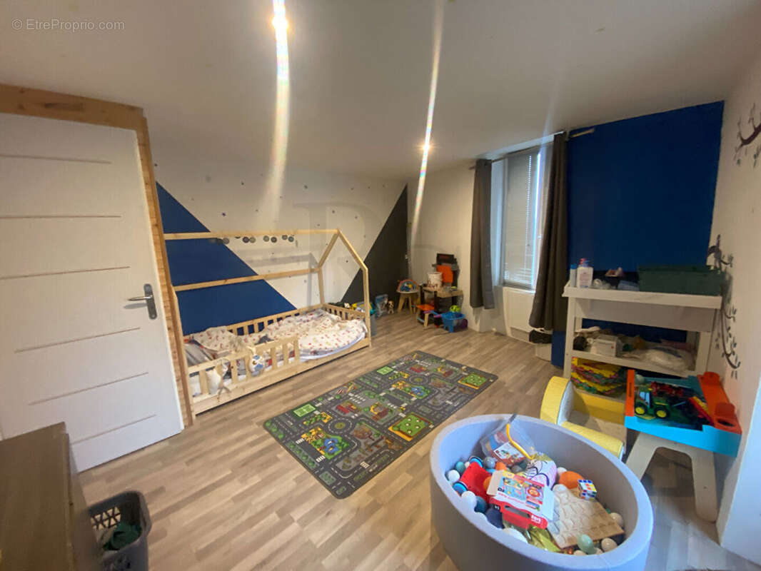 Maison à LA CHAPELLE-BICHE