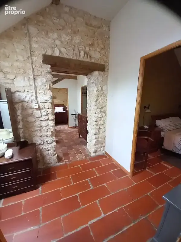 Charmante maison ancienne avec cour aménagée, grange et jardin séparé. - photo 6