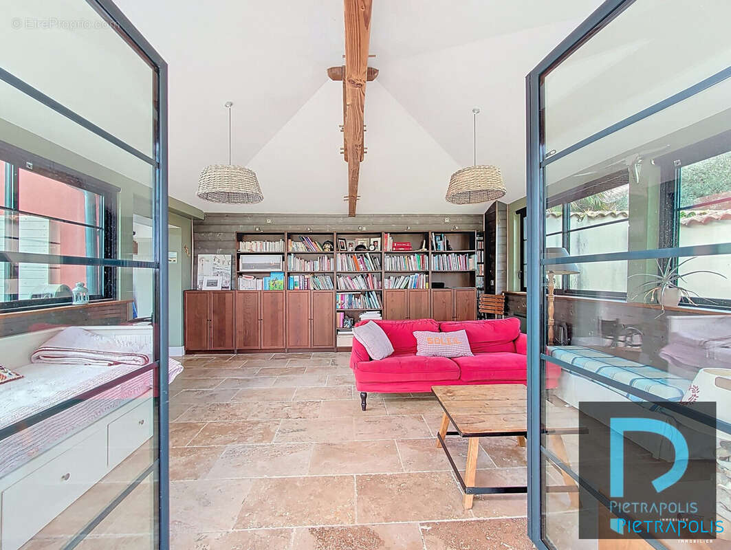 Maison 207 m² à Saint-Andre-D'huiriat  - photo 5