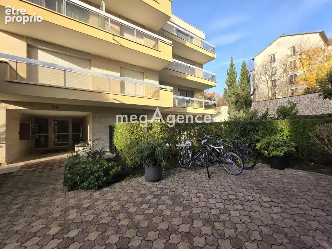 Appartement à LE PERREUX-SUR-MARNE