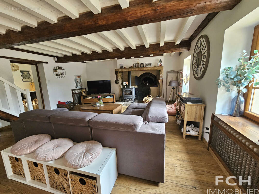 Maison à SAINT-PRIEST-BRAMEFANT