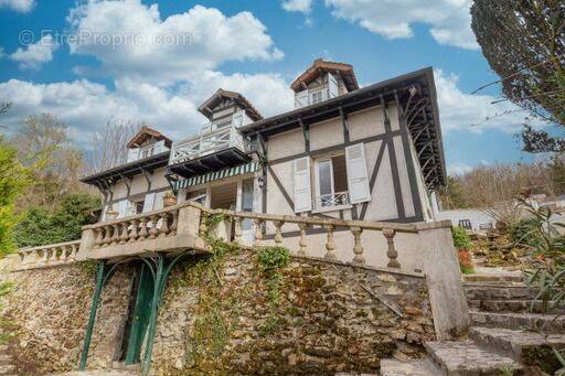 Maison à CHENNEVIERES-SUR-MARNE