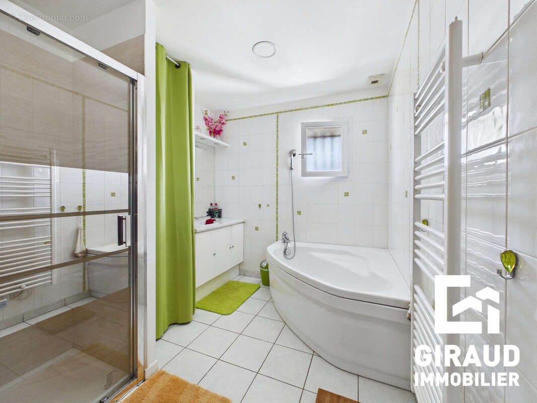 Maison 131 m² à La Caillere-Saint-Hilaire  - photo 9