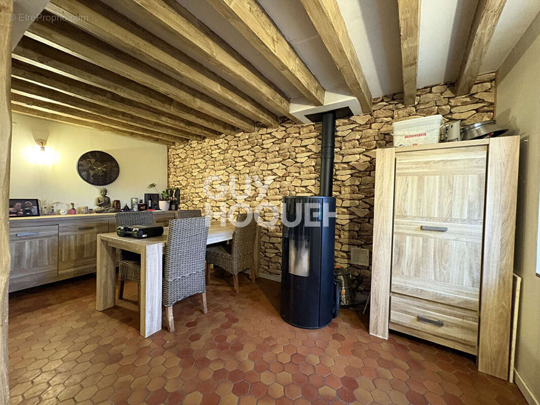 Maison à DAMVILLE