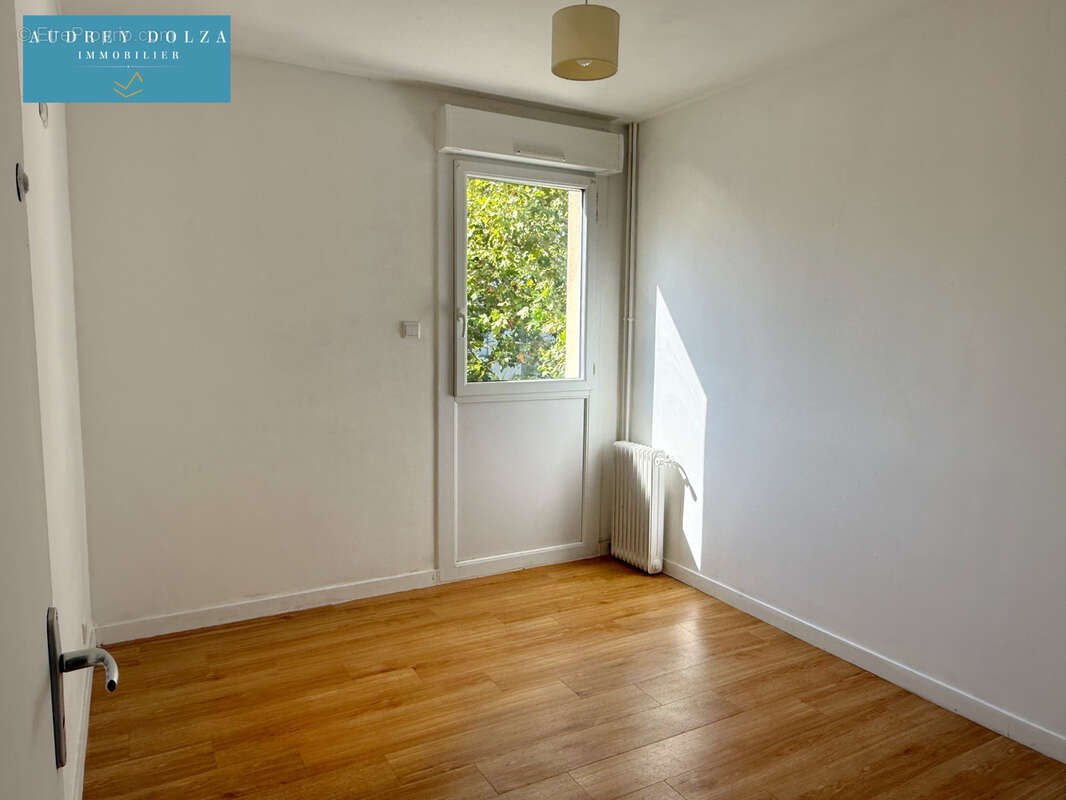 EN EXCLUSIVITÉ SUR MARIGNANE - Appartement de type 4 - 66 m2 - 130 000€ FAI - photo 6
