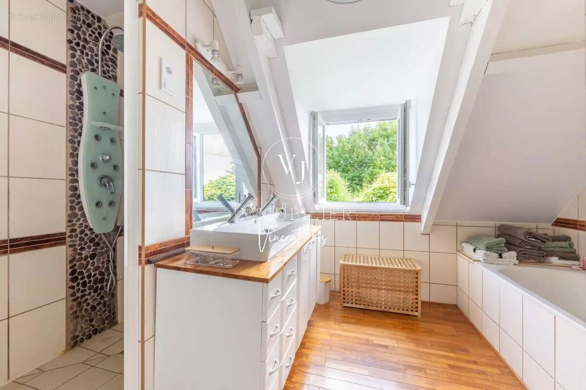 Maison à MORAINVILLIERS