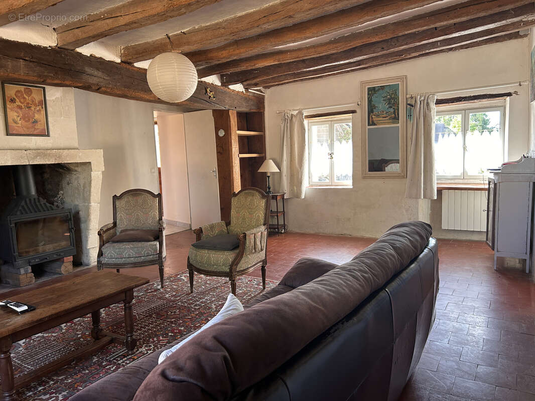 Longère de charme avec dépendances sur plus de 3 600 m2 de terrain - photo 7