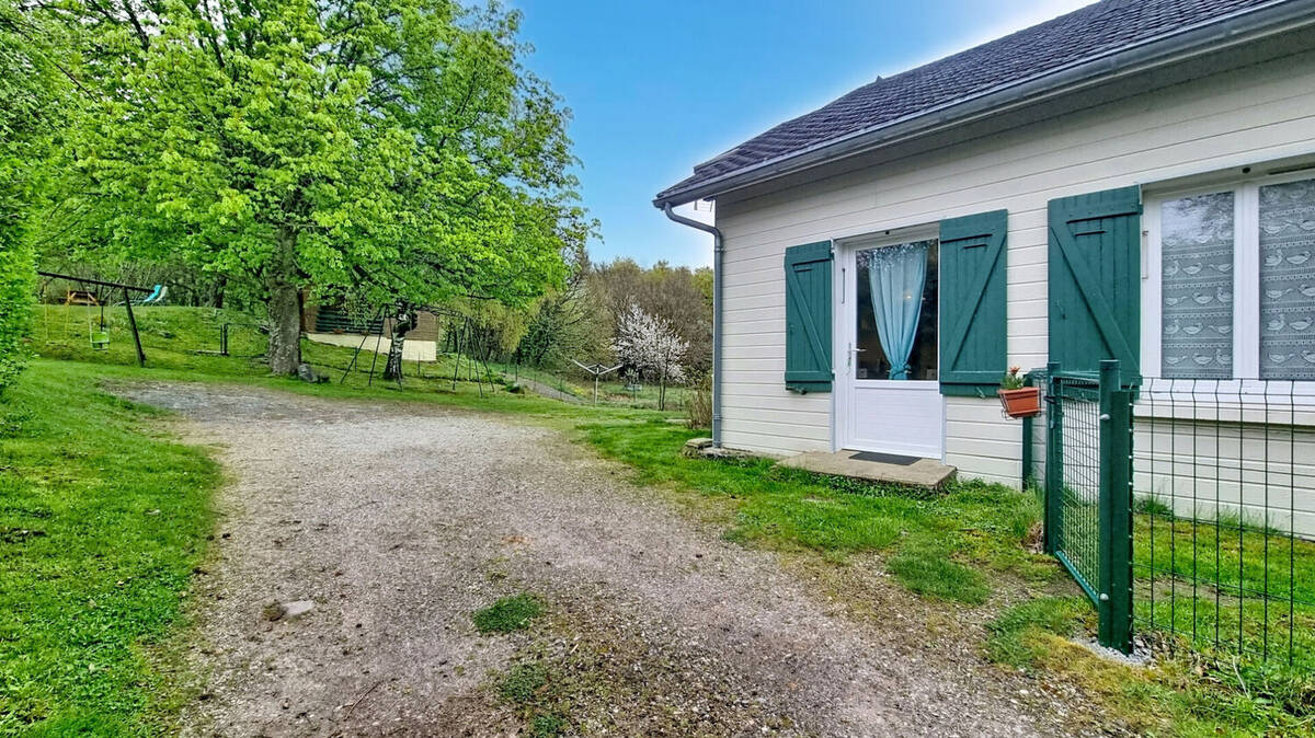 Maison à CHAMBON-SUR-LAC