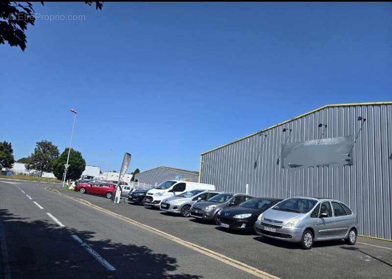 Commerce à NOTRE-DAME-D&#039;OE