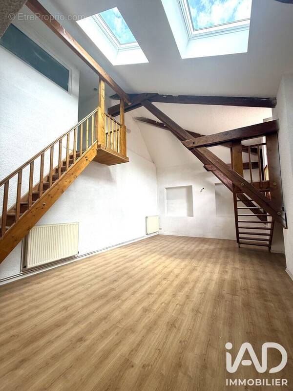 Photo 1 - Appartement à COIN-LES-CUVRY