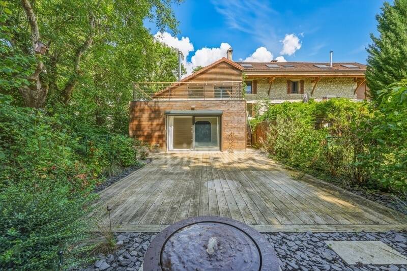 Maison à PREVESSIN-MOENS
