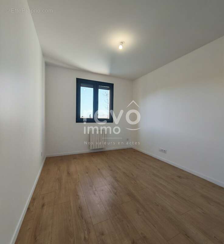 Maison à SAINT-JEAN-DE-THURIGNEUX