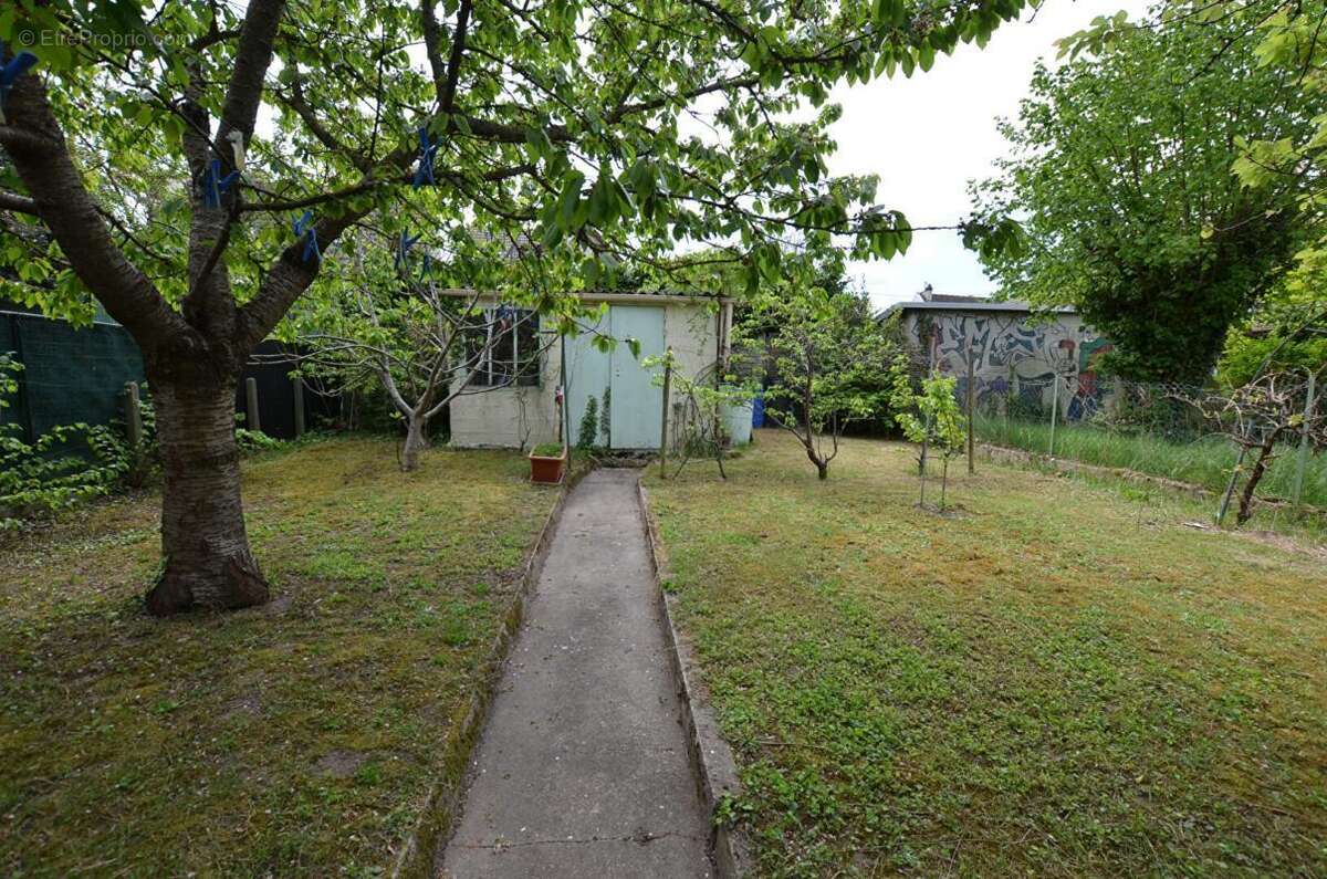 Maison à VIRY-CHATILLON