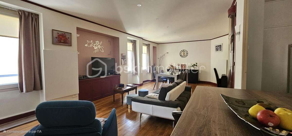 *** Maison de ville de 120 m² – 3 Chambres -  Centre historique de CUSSET avec garage*** - photo 2