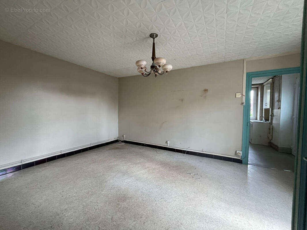 Appartement à ECUISSES