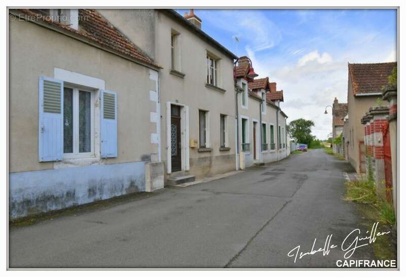 Maison à LE CHATELET