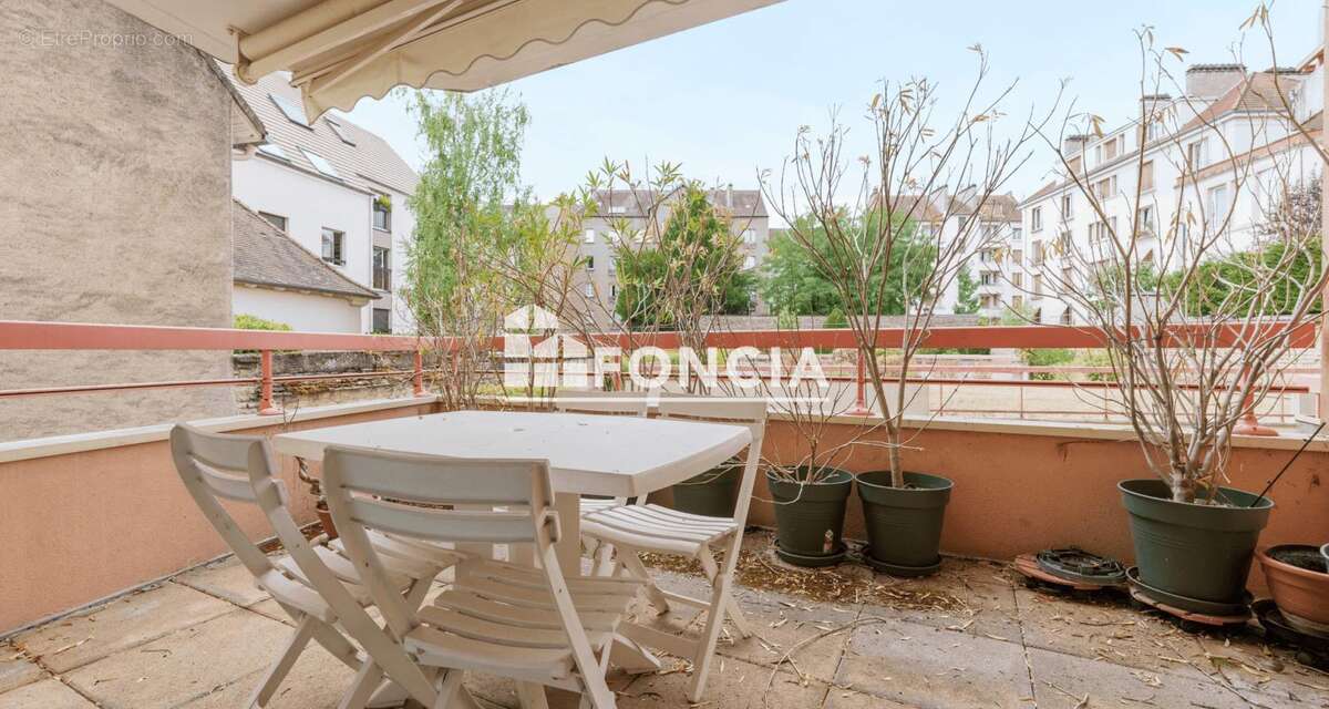 Quartier MONTCHAPET, proximité avenue Victor Hugo, élégant et spacieux T4bis avec Terrasse et Balcon - photo 12