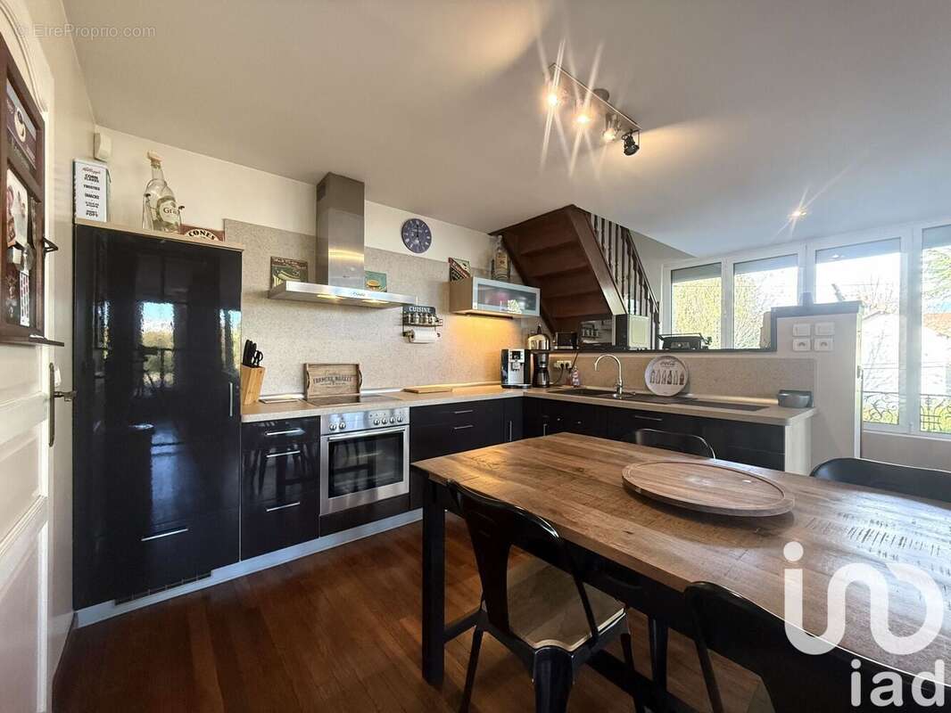 Photo 6 - Commerce à LOUVRES