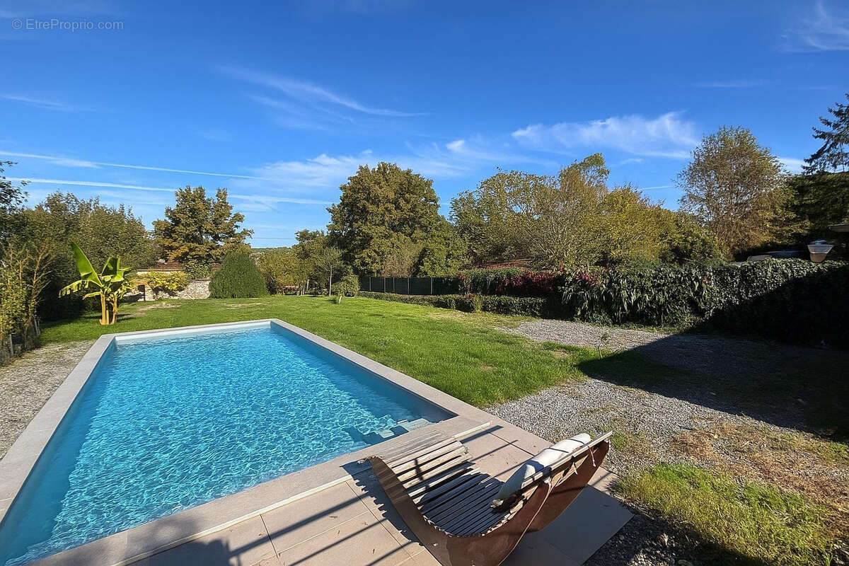 Maison à MAGNAC-SUR-TOUVRE