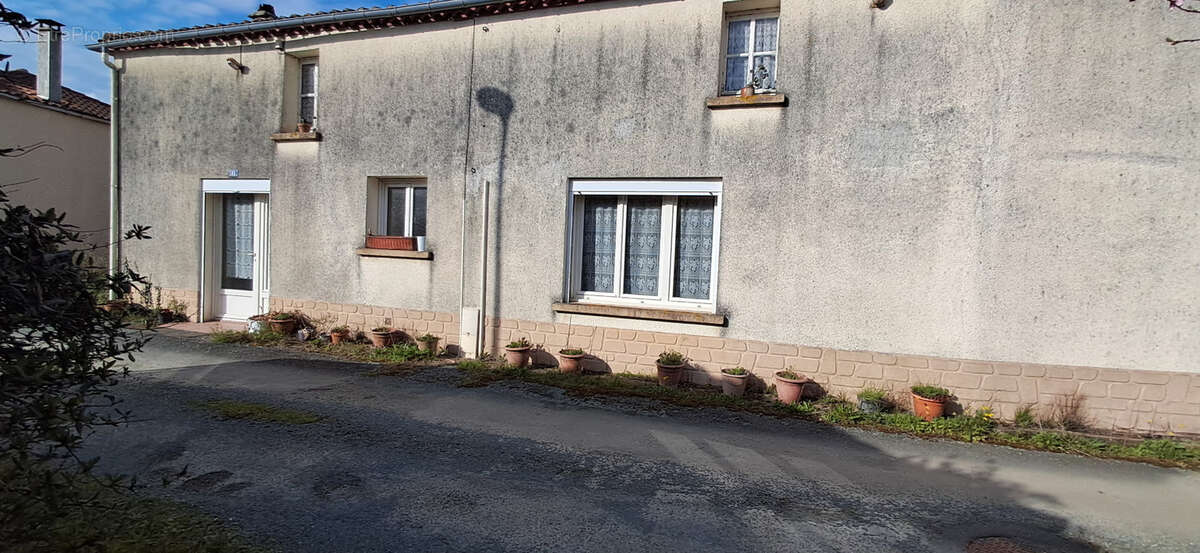 Maison à SAINT-PROUANT