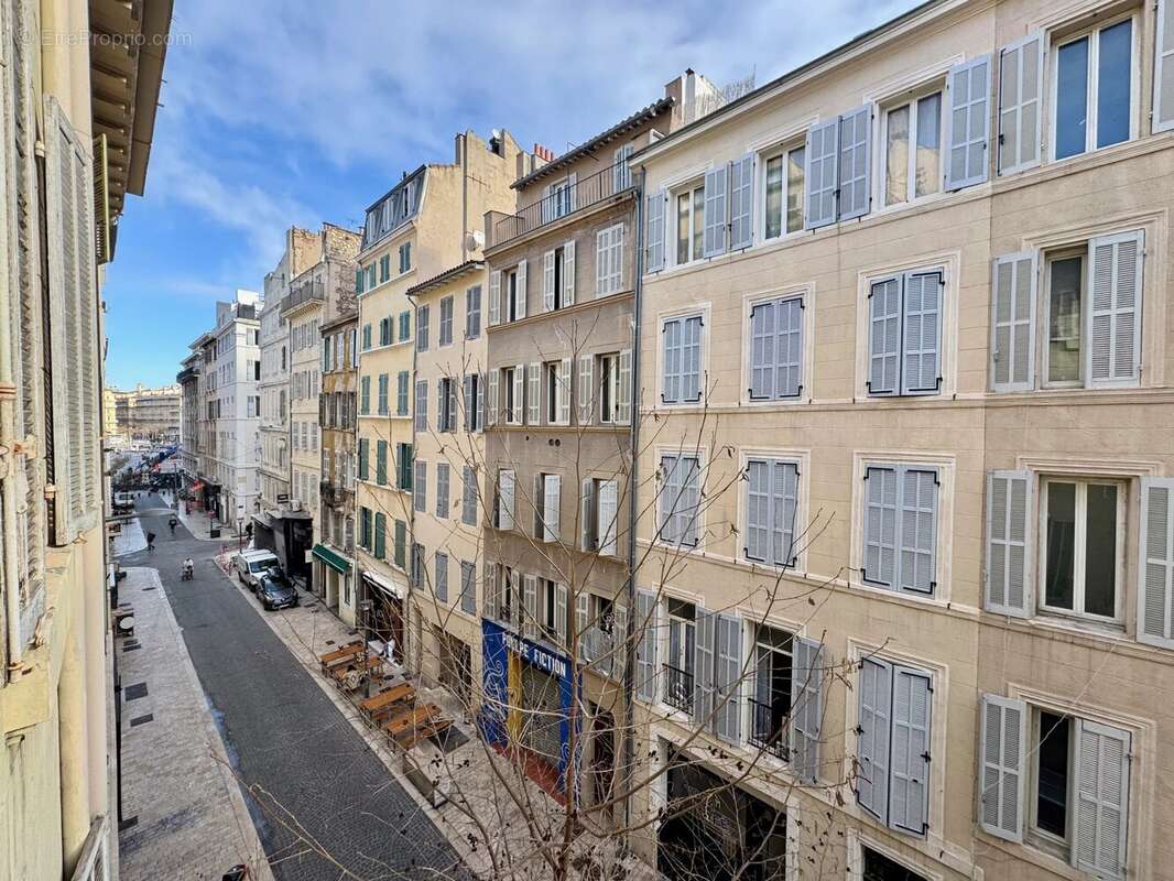 Appartement à MARSEILLE-1E