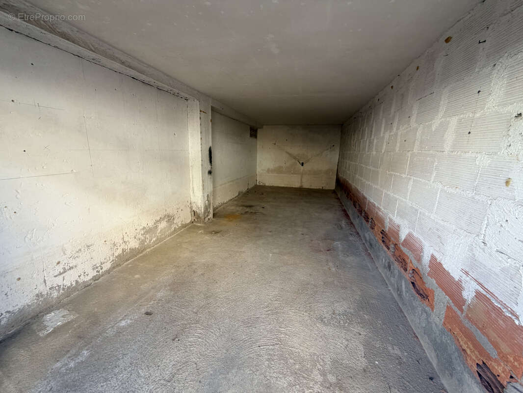 Garage 17m2 - rive droite - photo 2