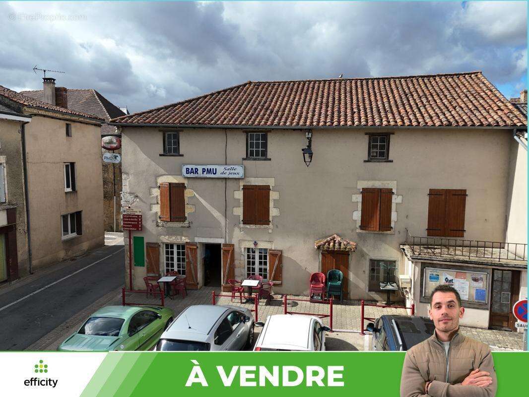 Appartement 15 pièces 310 m² à vendre à Usson-Du-Poitou (86350) - photo 2