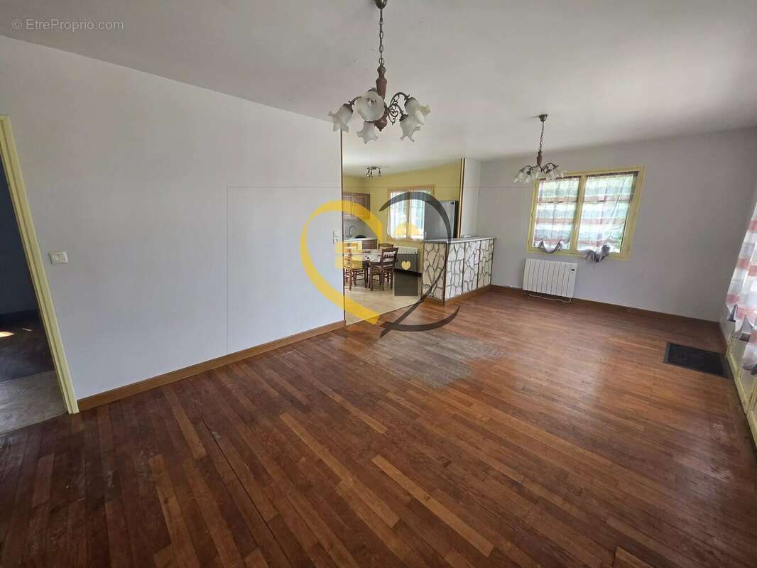 Maison de plain-pied avec sous-sol total – Morogues - photo 2