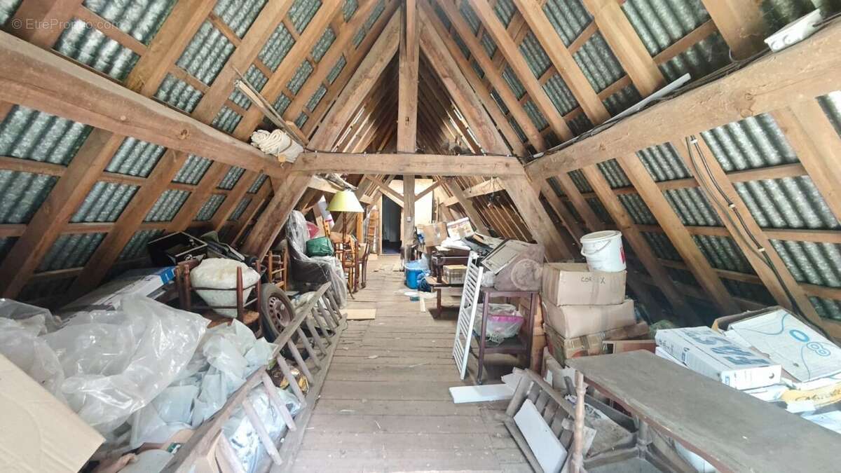 Maison à BOURRIOT-BERGONCE