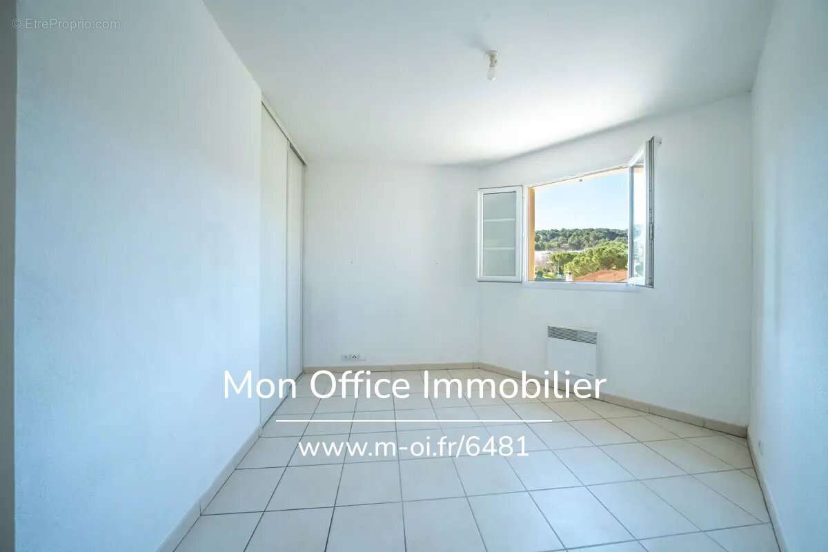 Appartement à LA ROQUE-D'ANTHERON